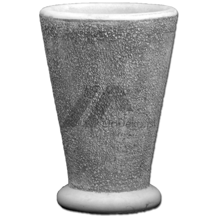 En moderne hagekanne - en liten vase